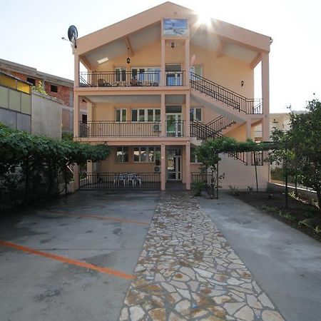 Apartments Centar Сутоморе Экстерьер фото