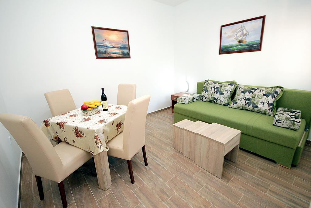 Apartments Centar Сутоморе Экстерьер фото