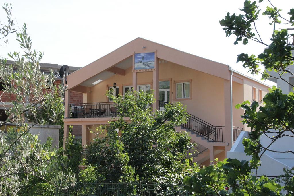 Apartments Centar Сутоморе Экстерьер фото