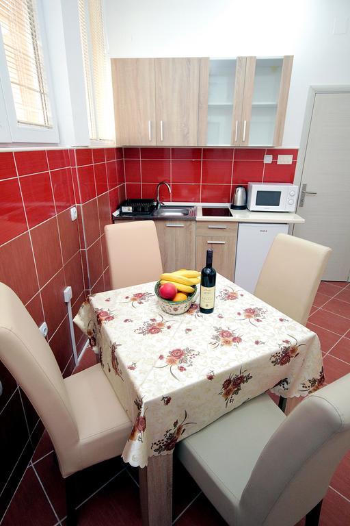 Apartments Centar Сутоморе Экстерьер фото