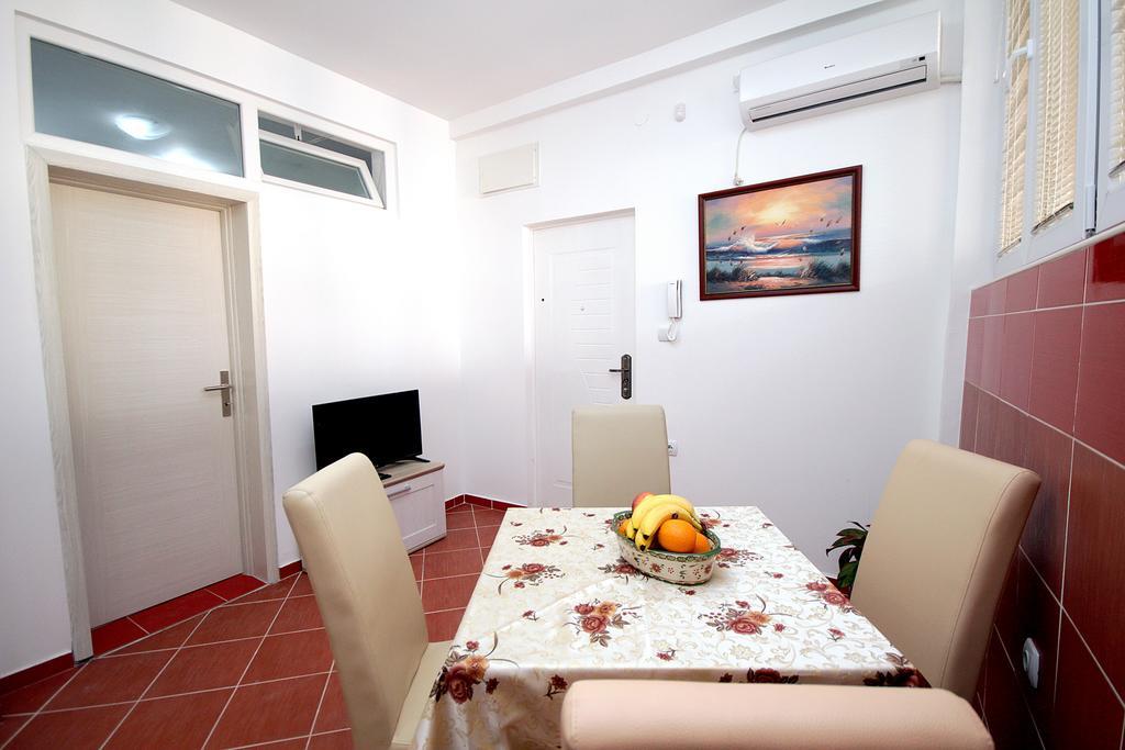 Apartments Centar Сутоморе Экстерьер фото
